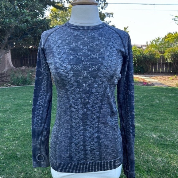 Lululemon Rest Less Long Sleeve Pullover Top Size 6 / 8 - Picture 2 of 8